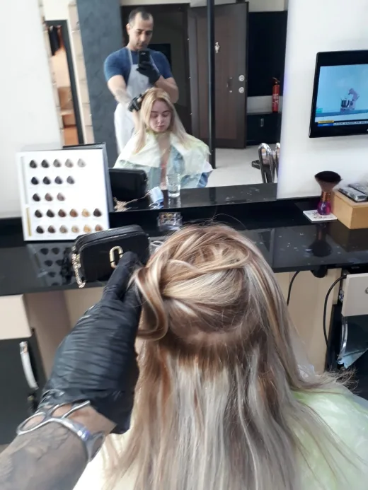 Paris Bayan Kuaförü Fatih/ Protez Tırnak / İpek kirpik / Saç Kaynak