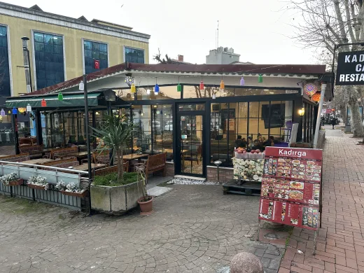 Breakfast place kadırga cafe restaurant