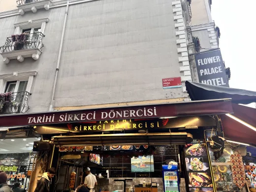 TARİHİ SİRKECİ DÖNERCİSİ