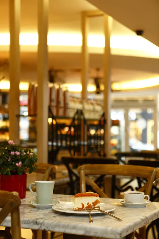 Elizinn Patisserie Restaurant