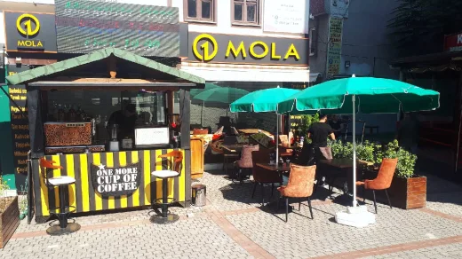 1Mola Cafe & Restaurant