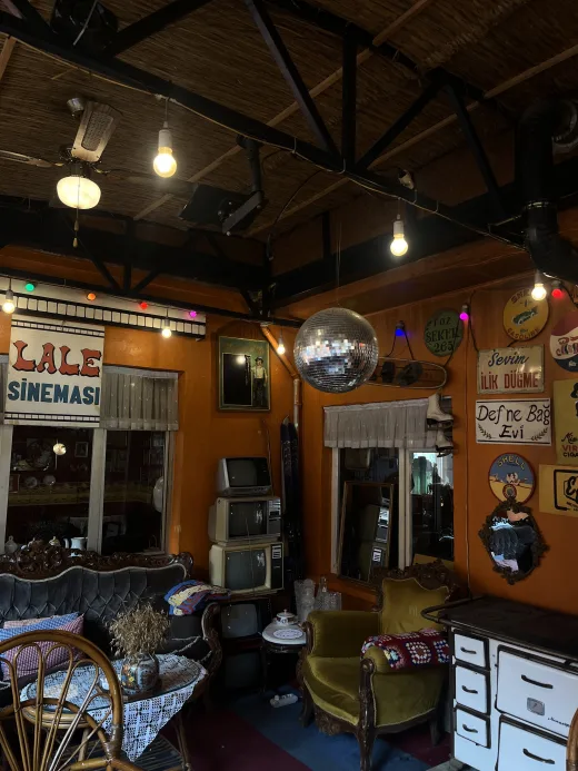 Leinaada Boutique&Café