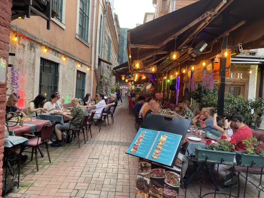 Huzur Cafe & Restaurant